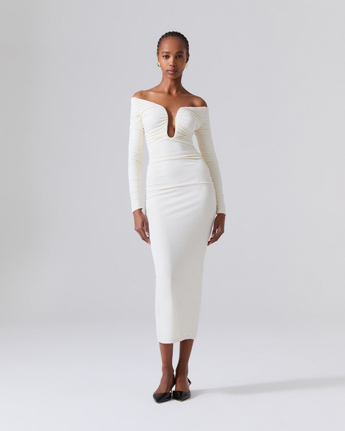 Women's Elegant Dress with Off-Shoulder Design and Sophisticated Ruffles