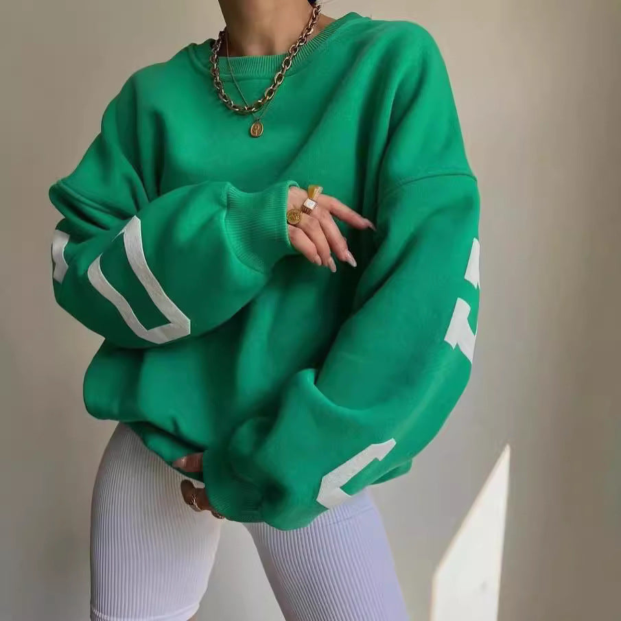 Women's casual oversized sweater with contrasting sleeves