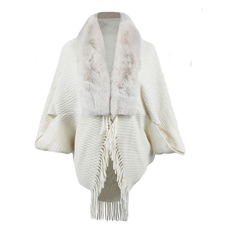 Women's fashionable poncho with luxurious faux fur collar