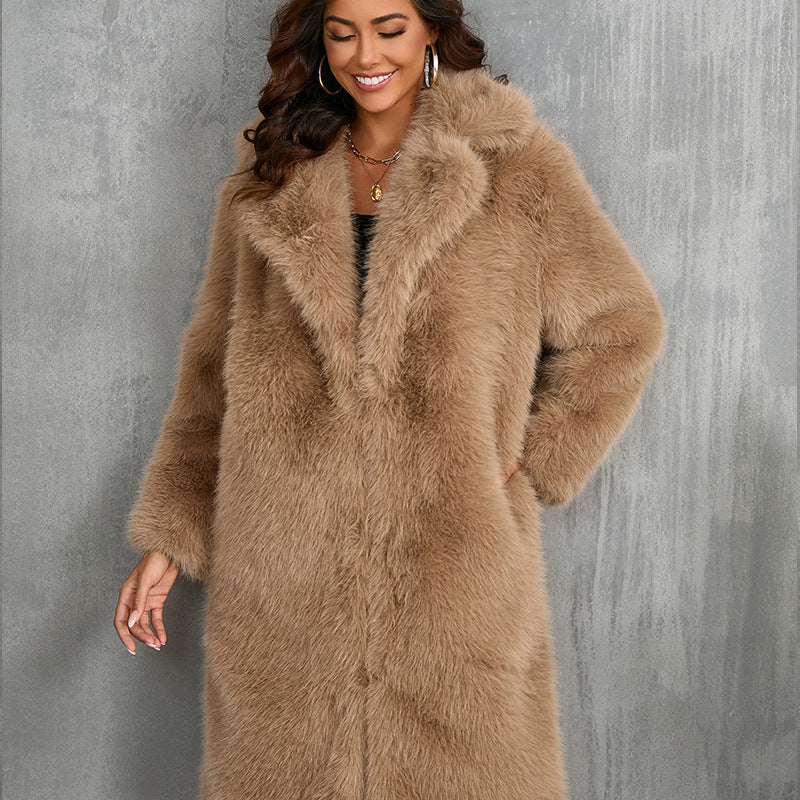 Ladies Luxurious Faux Fur Coat with Elegant Cut