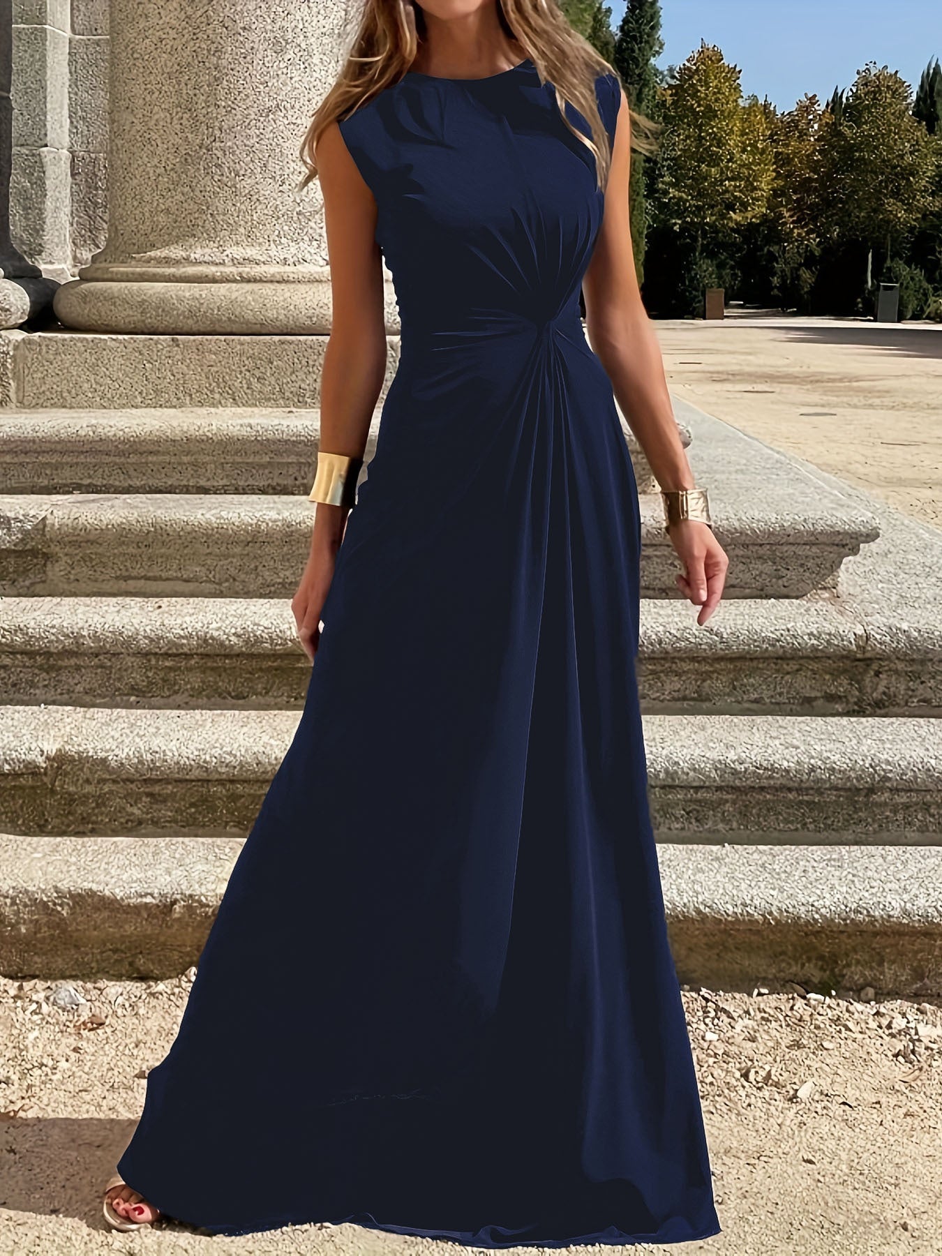 Women Elegant Evening Dress with Chic Pleats and Fitted Cut