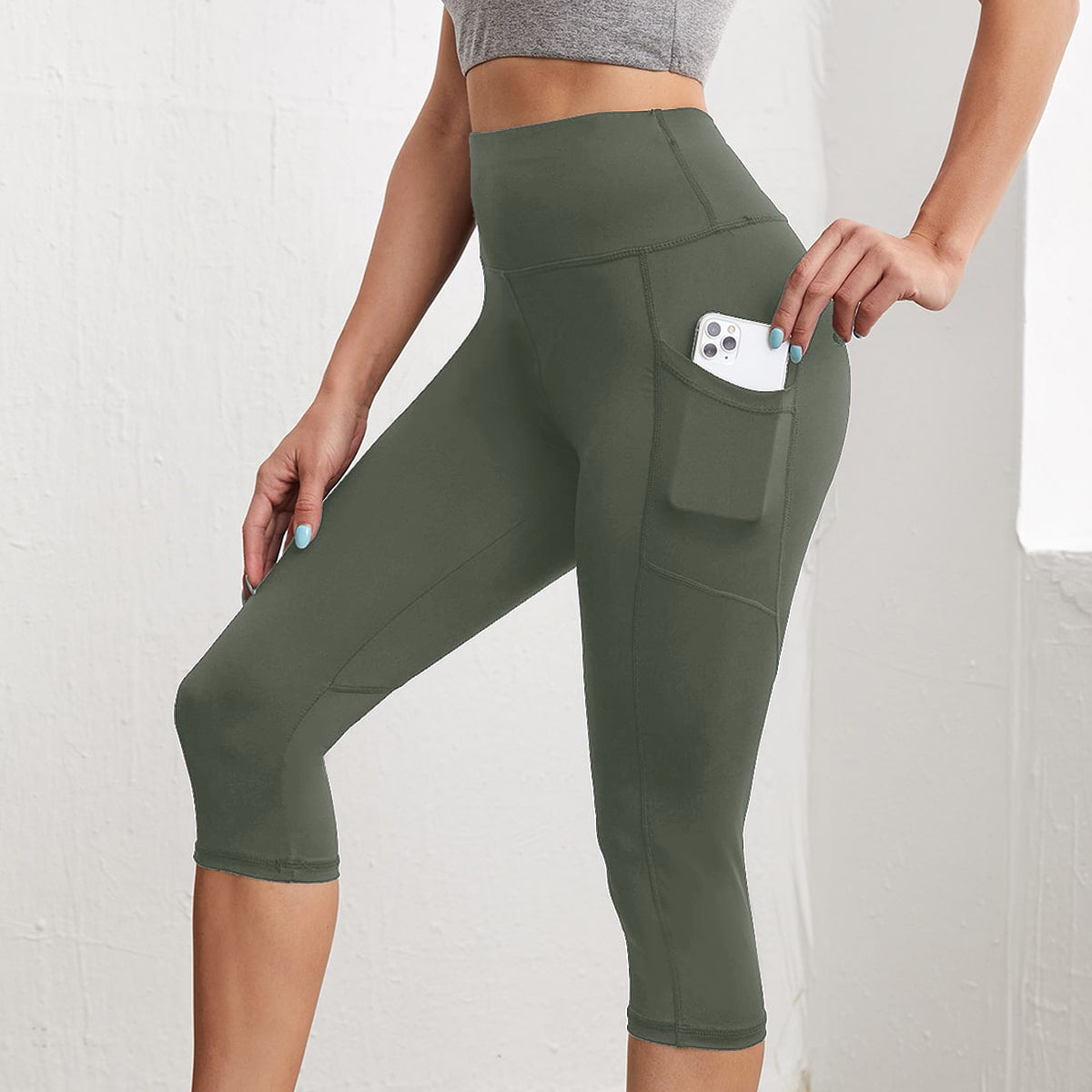Women's sports leggings with pockets