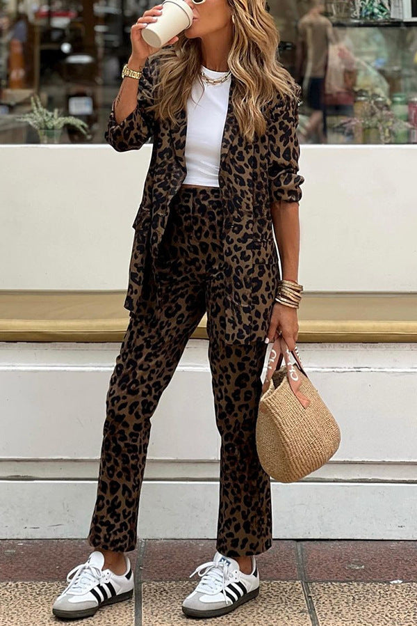 Women's Elegant Blazer-Trousers Suit in Trendy Leopard Print