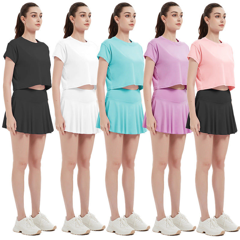 Women's Sporty Crop Top and Pleated Skirt Set with Breathable Material and High Wearing Comfort
