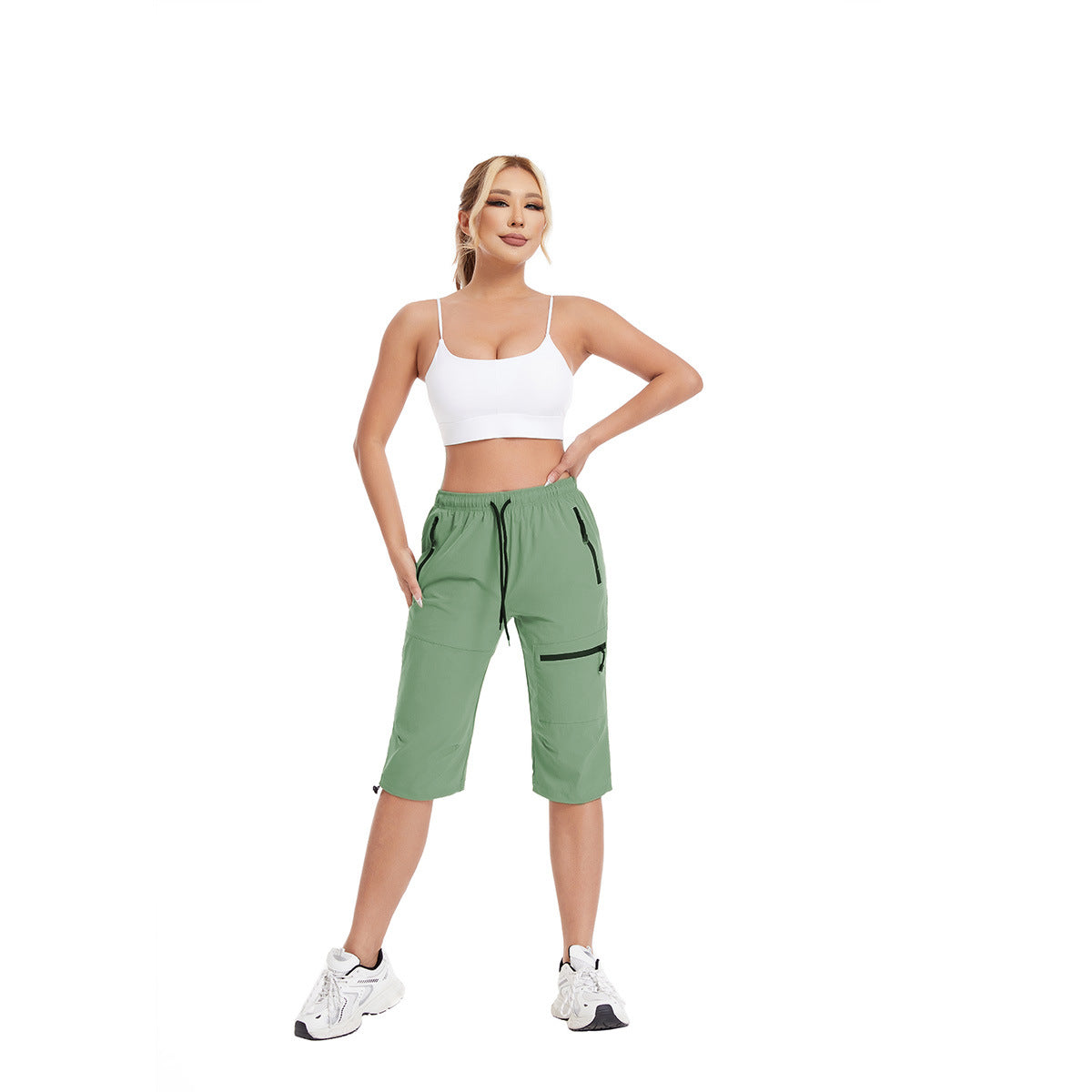 Women's multifunctional sports capri pants with practical pockets