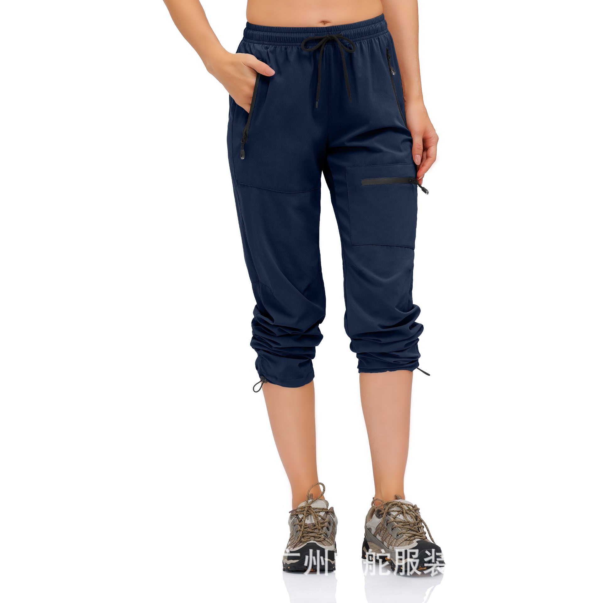 Women's multifunctional sports pants with practical pockets and elastic waistband