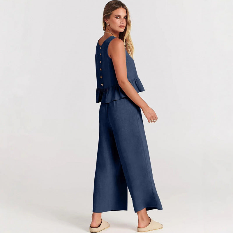 Women's casual jumpsuit with voluminous top and side pockets
