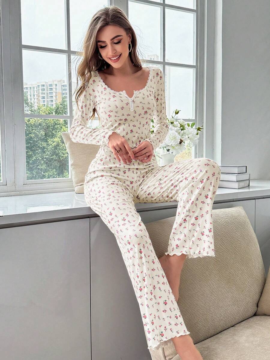 Women's Long Sleeve Pajama Set with Playful Floral Pattern