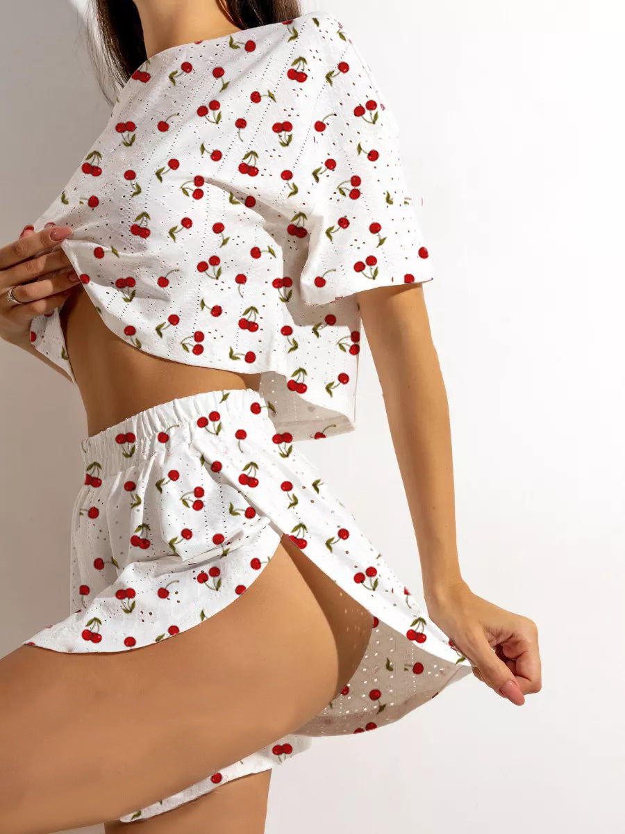Women's pajama set with airy texture and playful heart design