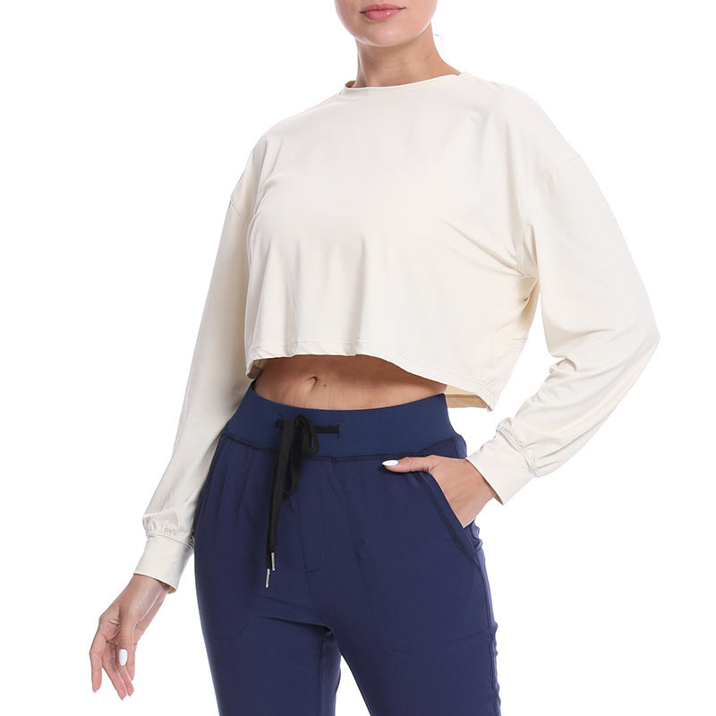 Women's sporty crop sweater with long sleeves