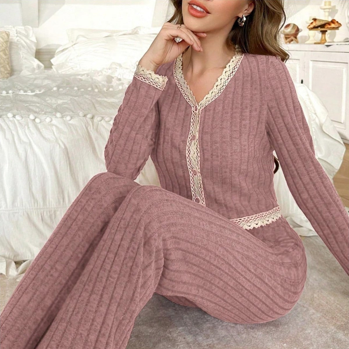 Ladies' comfortable pajamas with fine ribbed texture and lace details