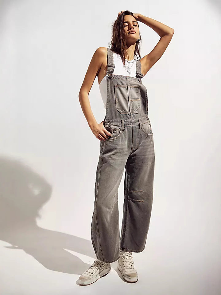 Women's overall in a casual oversized style with practical pockets and fashionable accents