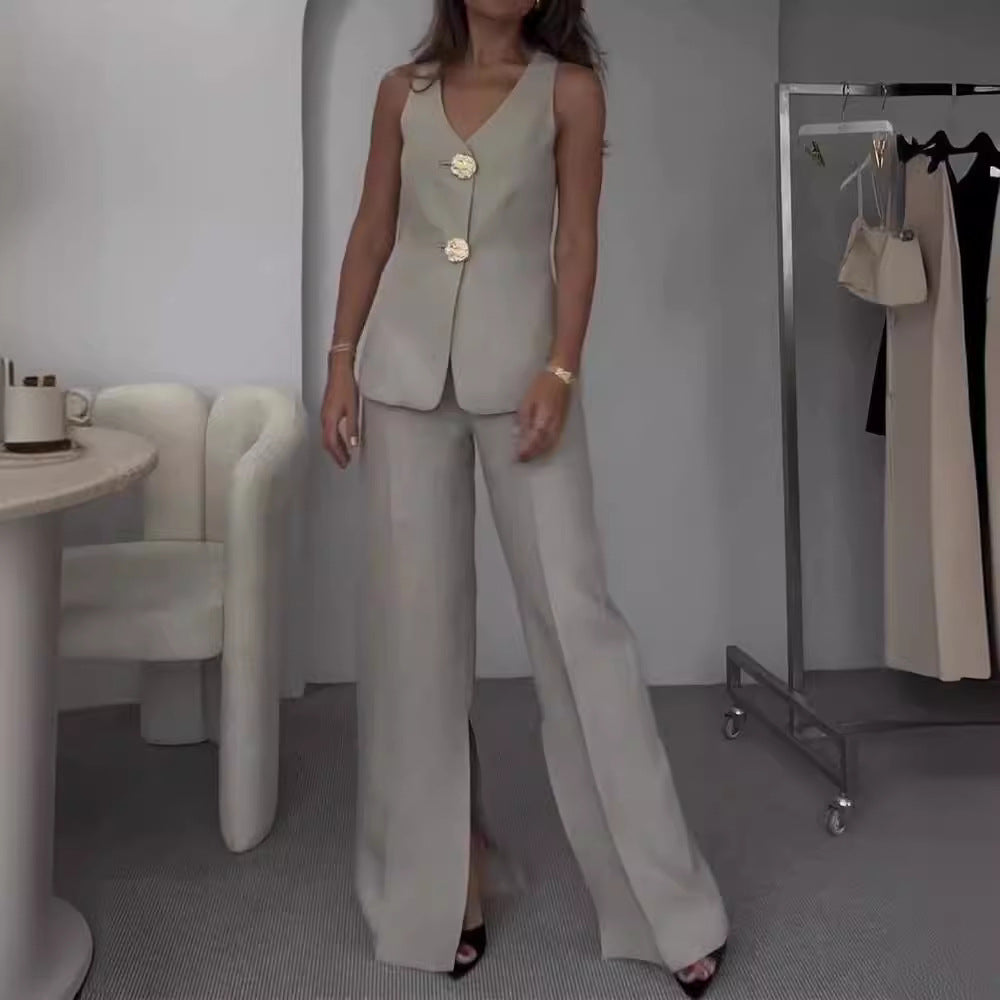 Women's suit with tailored cut and elegant button detailing