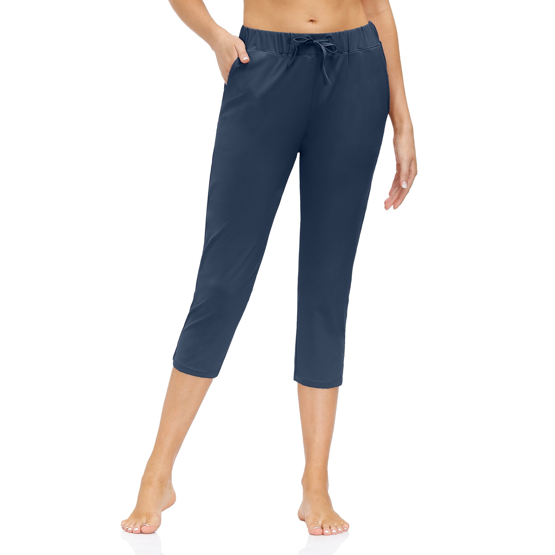 Women's sporty 3/4 pants with elastic waistband and practical side pockets
