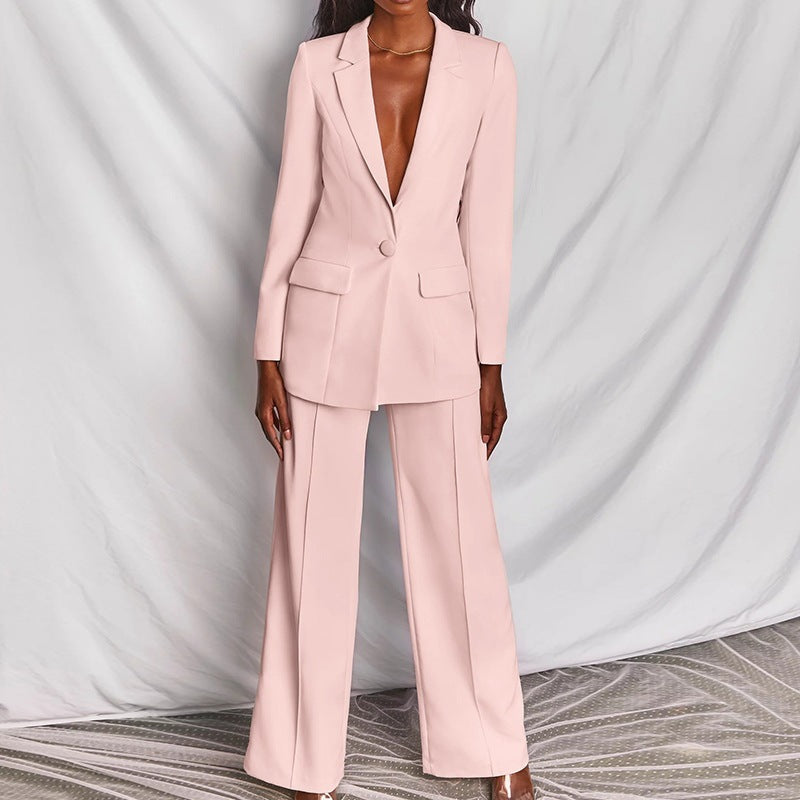 Ladies Elegant Suit with Oversized Fit and Fashionable Accents