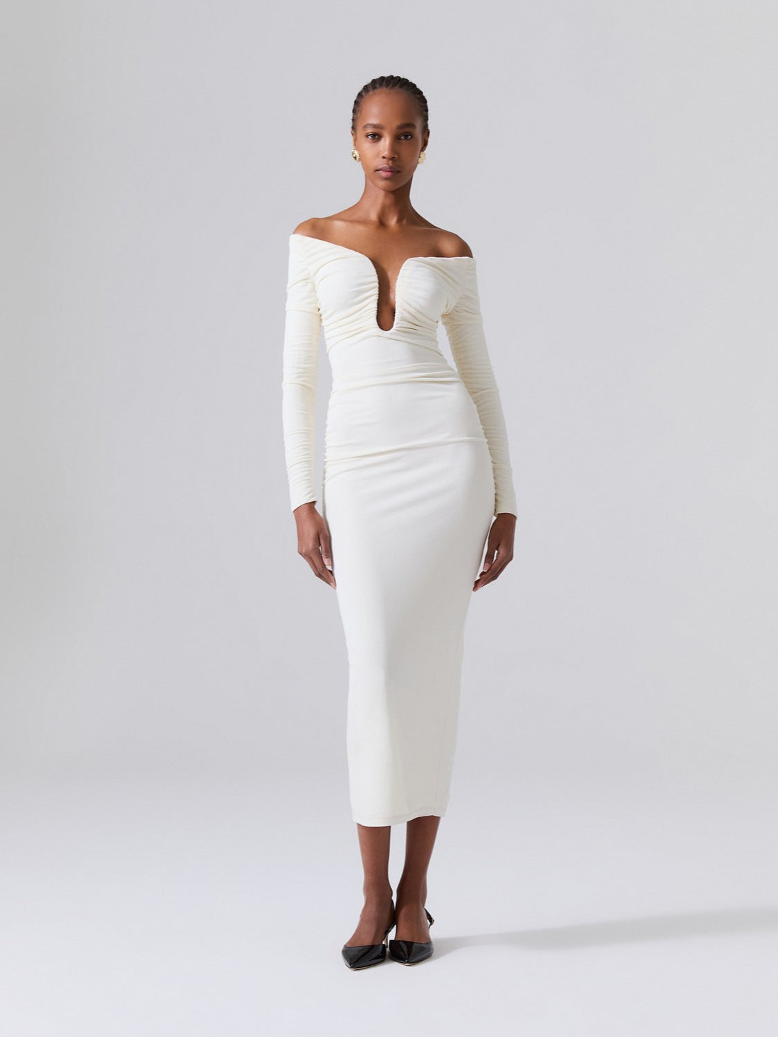 Women's Elegant Dress with Off-Shoulder Design and Sophisticated Ruffles