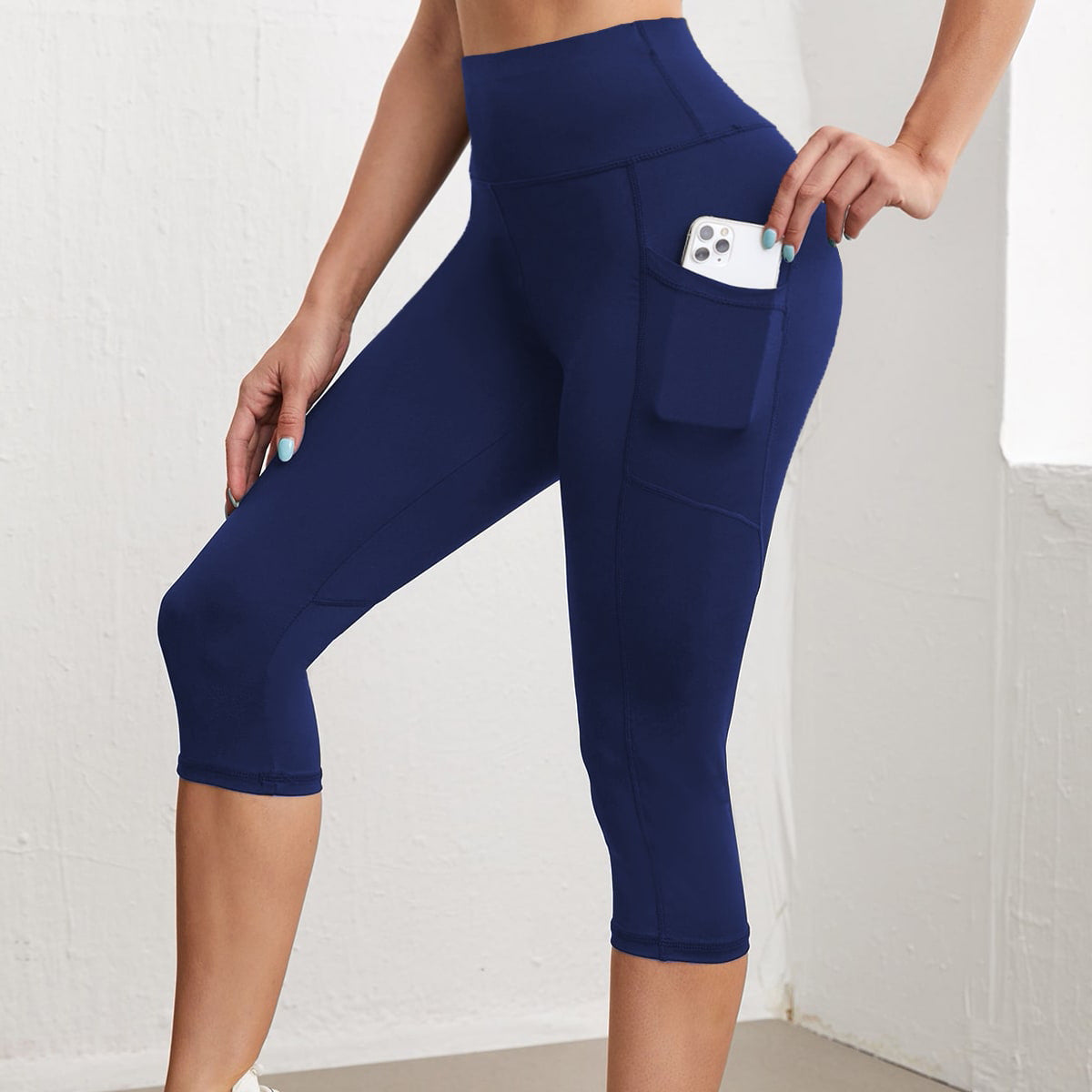 Women's sports leggings with pockets