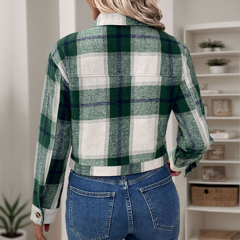 Women's casual checked jacket with practical pockets and stylish button details