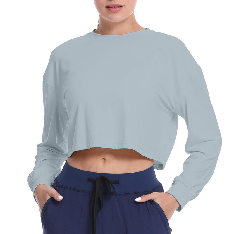 Women's sporty crop sweater with long sleeves