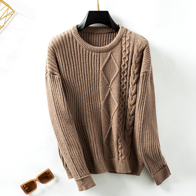 Women's fashionable knitted pullover with structured patterns and round neckline