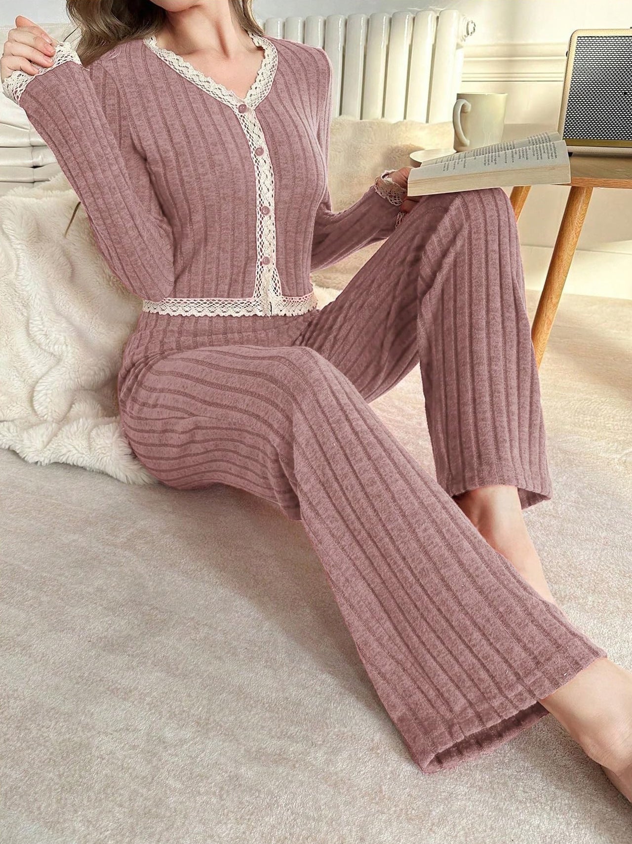 Ladies' comfortable pajamas with fine ribbed texture and lace details