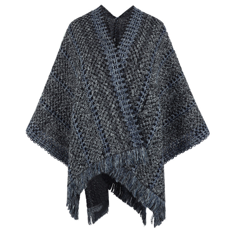 Women's knit poncho with V-neck and fringes