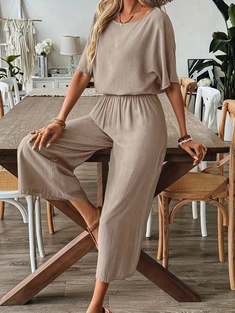 Women's wide jumpsuit with elastic waistband and casual cut