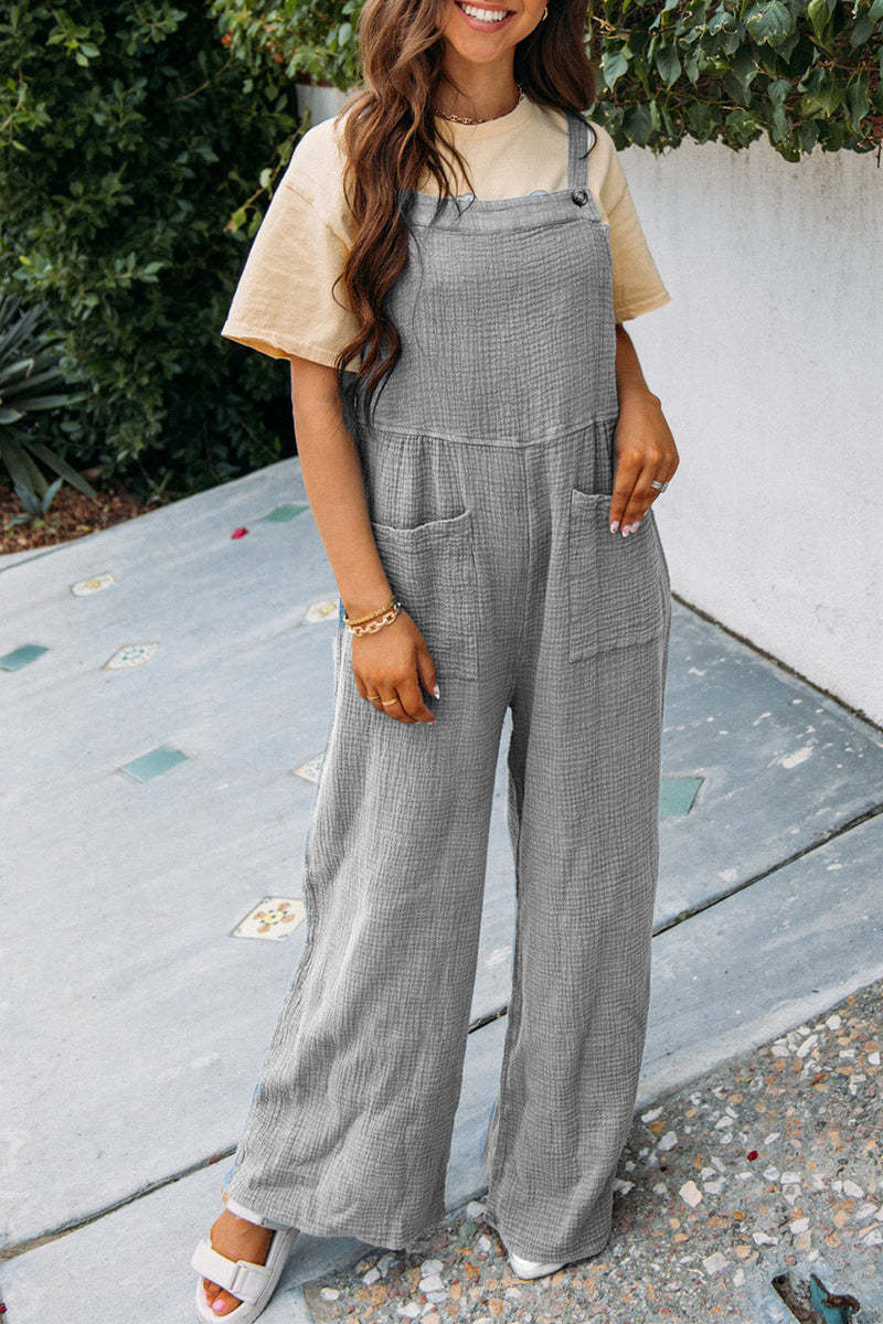 Women's casual jumpsuit with a loose fit and practical pockets