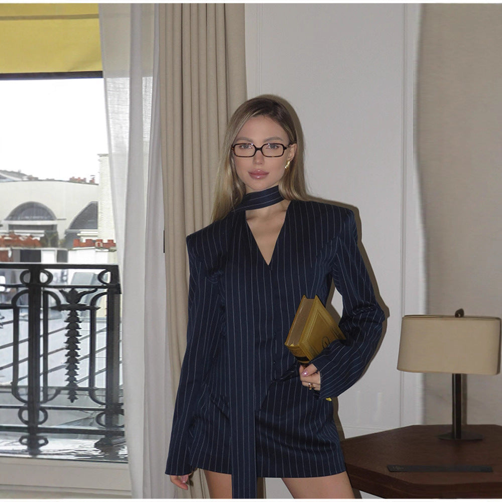 Women Elegant Blazer-Shorts Combination with Narrow Stripes and Modern Collar