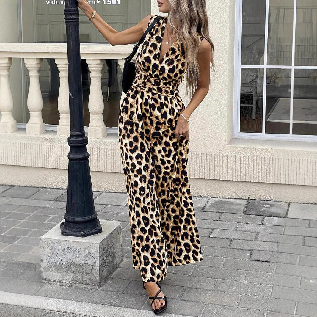 Women's jumpsuit in trendy leopard pattern