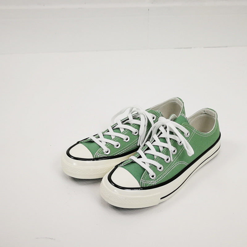 Women's canvas sneakers in classic retro style with comfortable rubber sole and quick-drying upper material