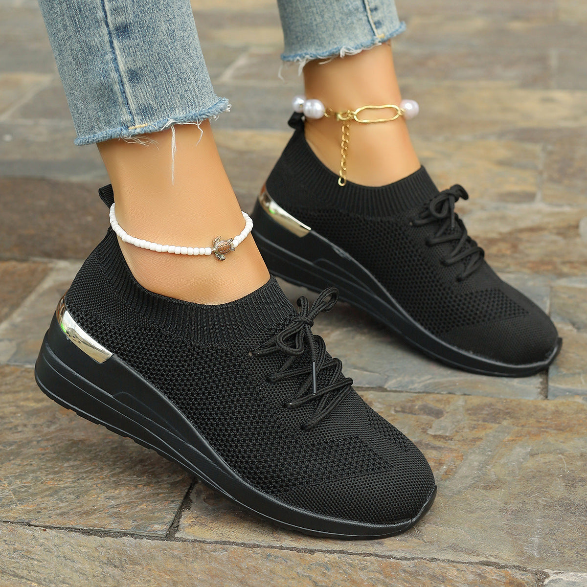 Women's comfortable sport sneakers with breathable upper material and elegant platform sole
