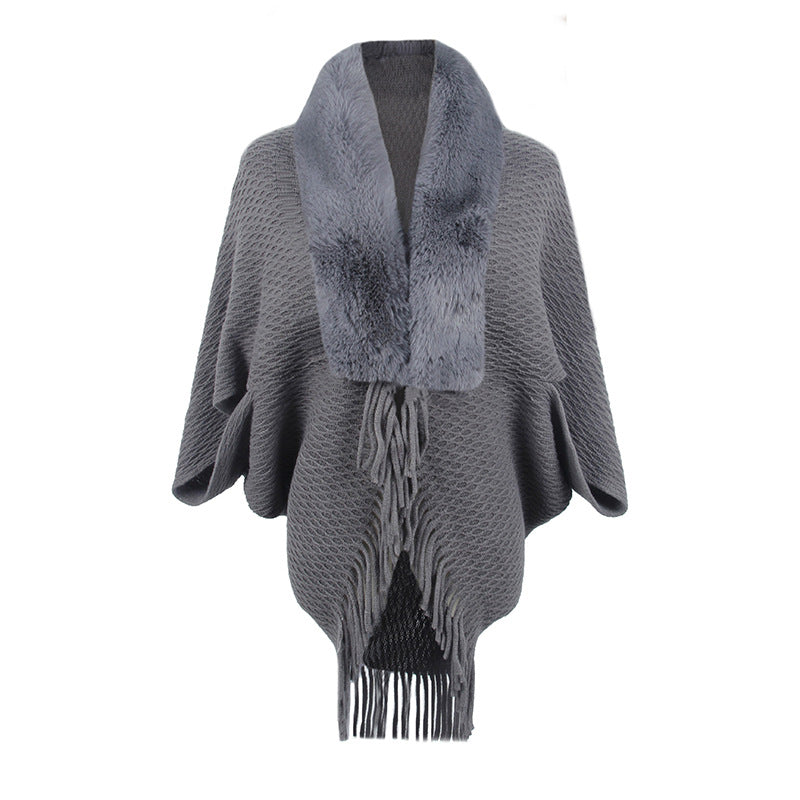 Women's fashionable poncho with luxurious faux fur collar