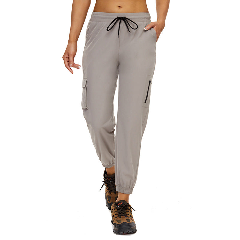Women's cargo pants with elastic waistband and practical pockets