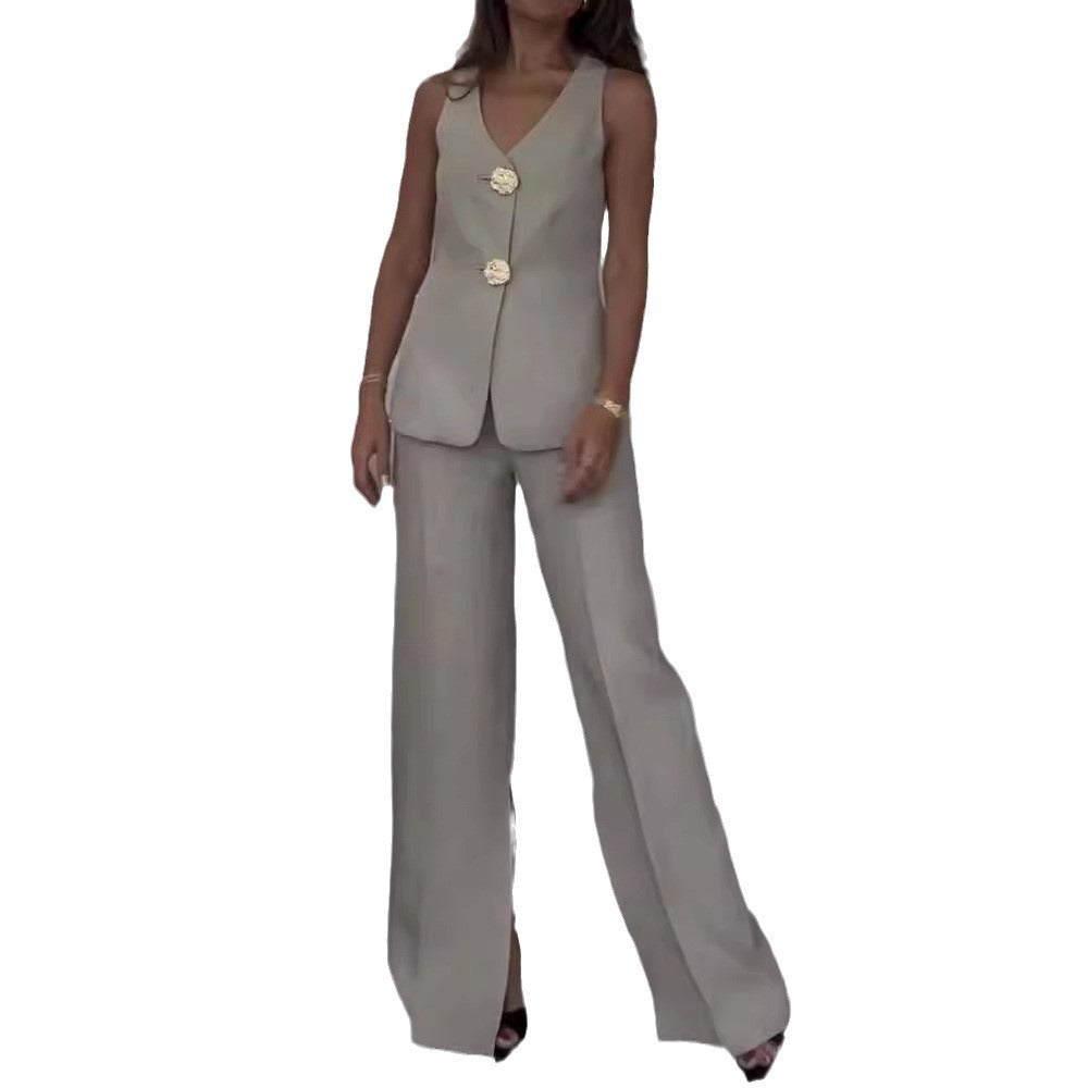 Women's suit with tailored cut and elegant button detailing