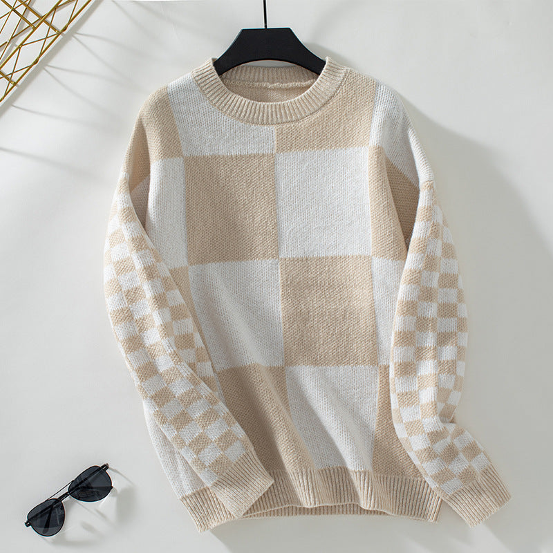 Ladies fashionable pullover with check pattern and casual cut