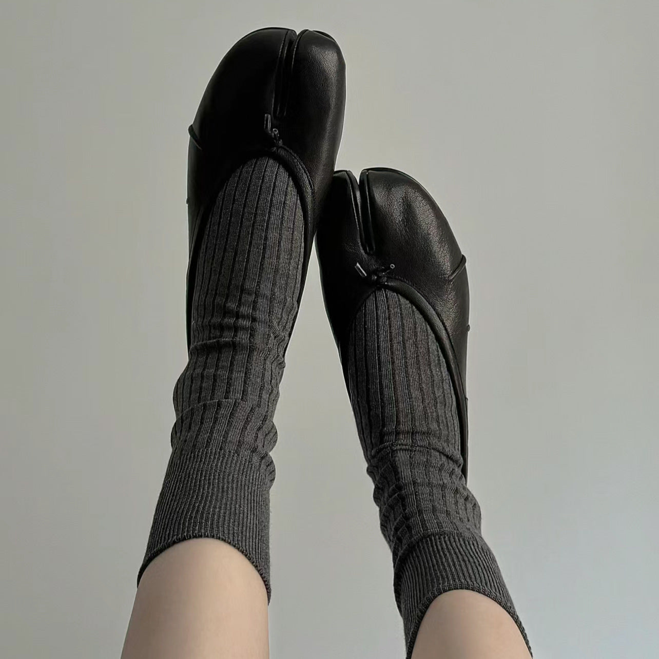 Women's contemporary split-toe ballerinas