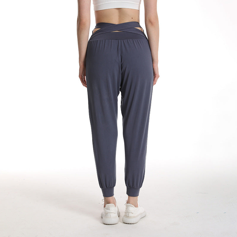 Women's relaxed sport pants with high waistband and elastic cuffs