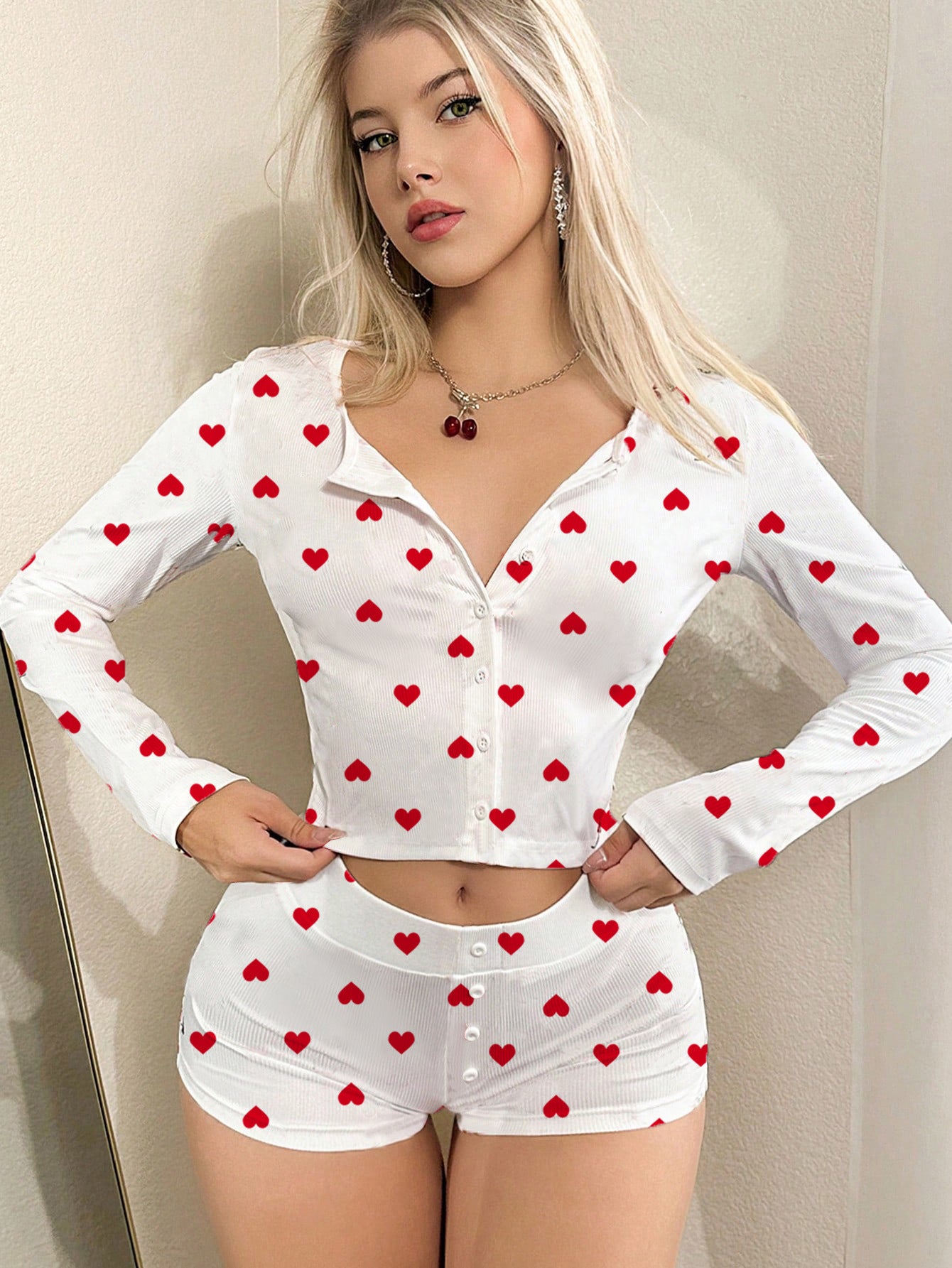 Women's fashionable pajama set