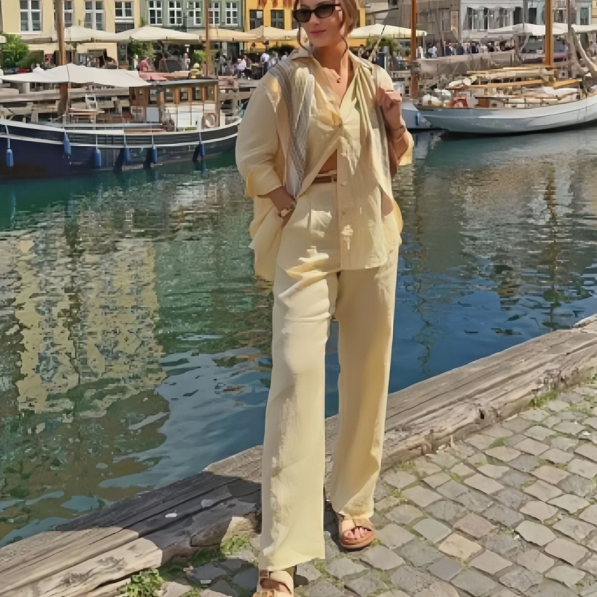 Women's trendy linen jumpsuit with tailored fit and long sleeves