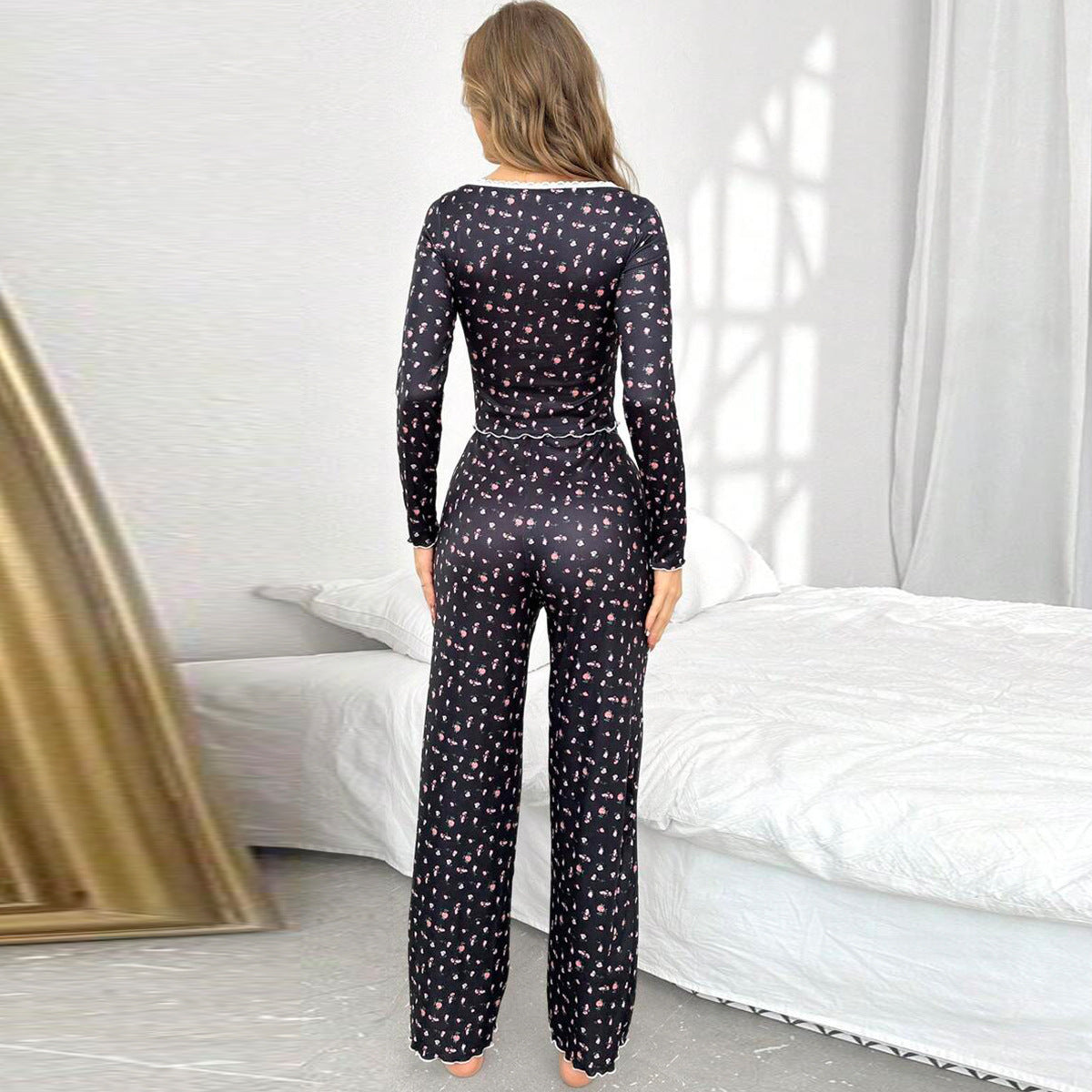 Women's Comfortable Pajama Set with Floral Design
