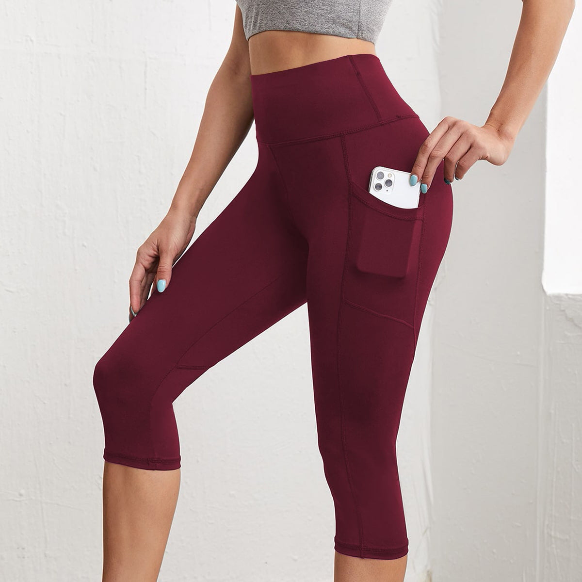 Women's sports leggings with pockets
