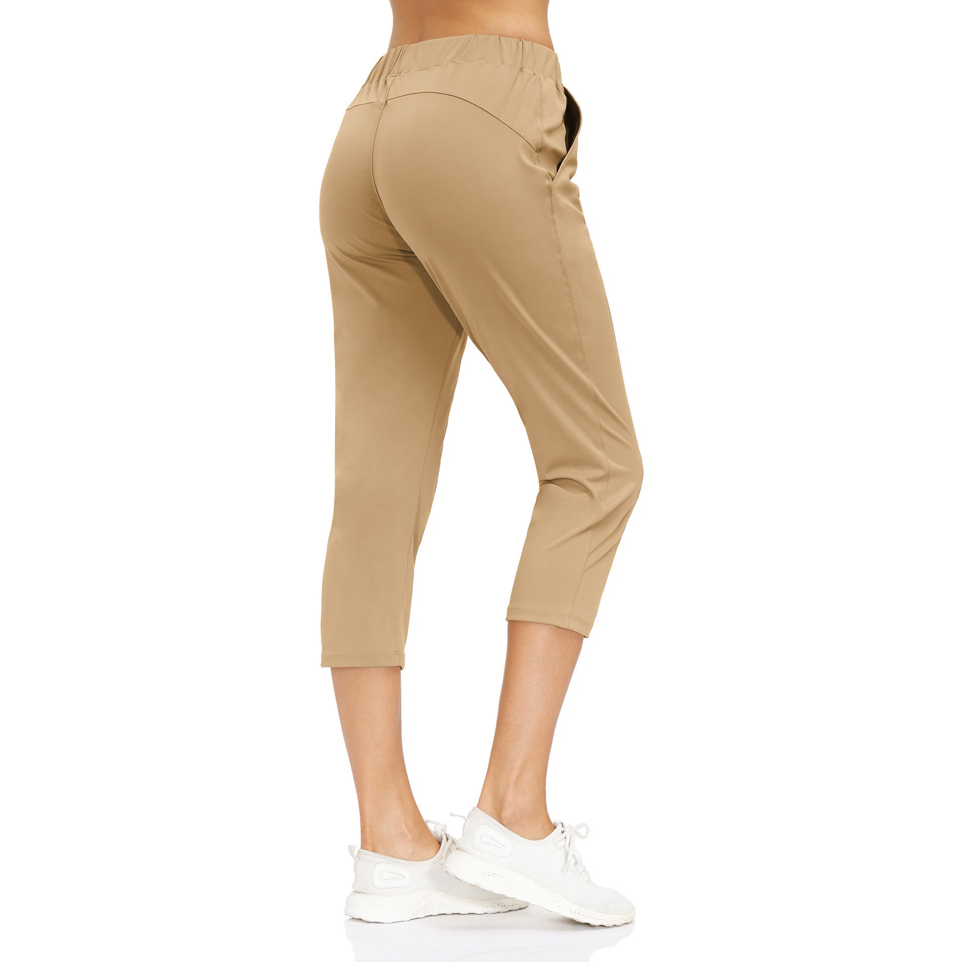 Women's sporty 3/4 pants with elastic waistband and practical side pockets