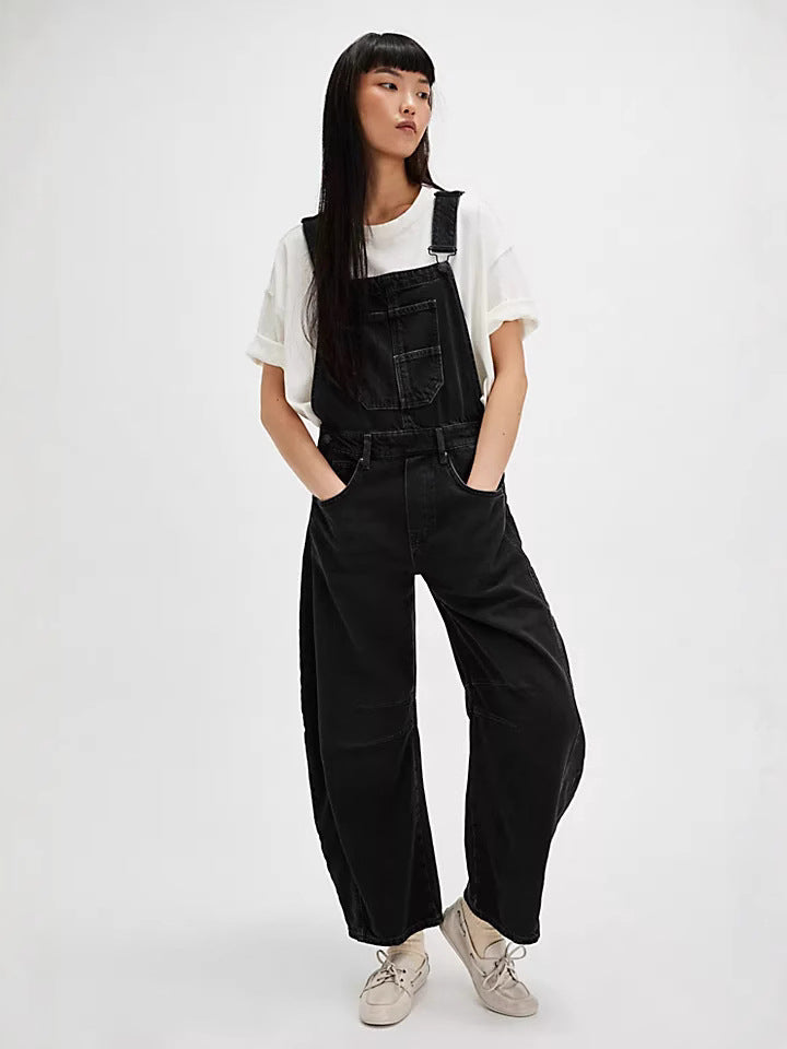 Women's overall in a casual oversized style with practical pockets and fashionable accents