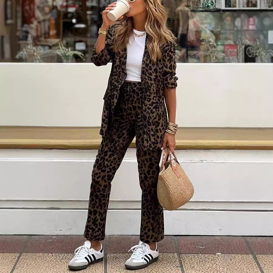 Women's Elegant Blazer-Trousers Suit in Trendy Leopard Print