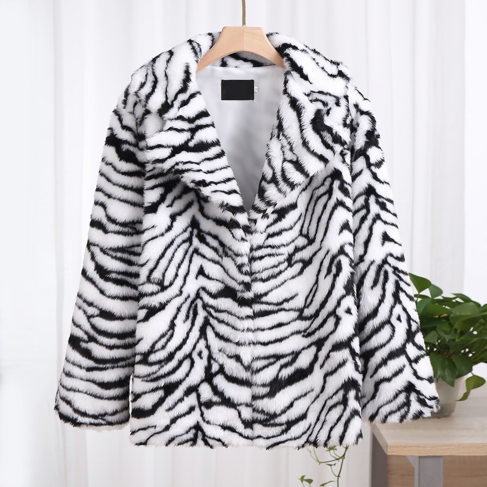 Women's Elegant Faux Fur Coat in Tiger Print Design