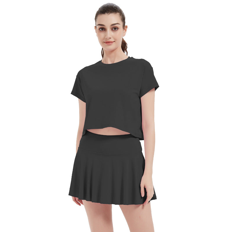 Women's Sporty Crop Top and Pleated Skirt Set with Breathable Material and High Wearing Comfort