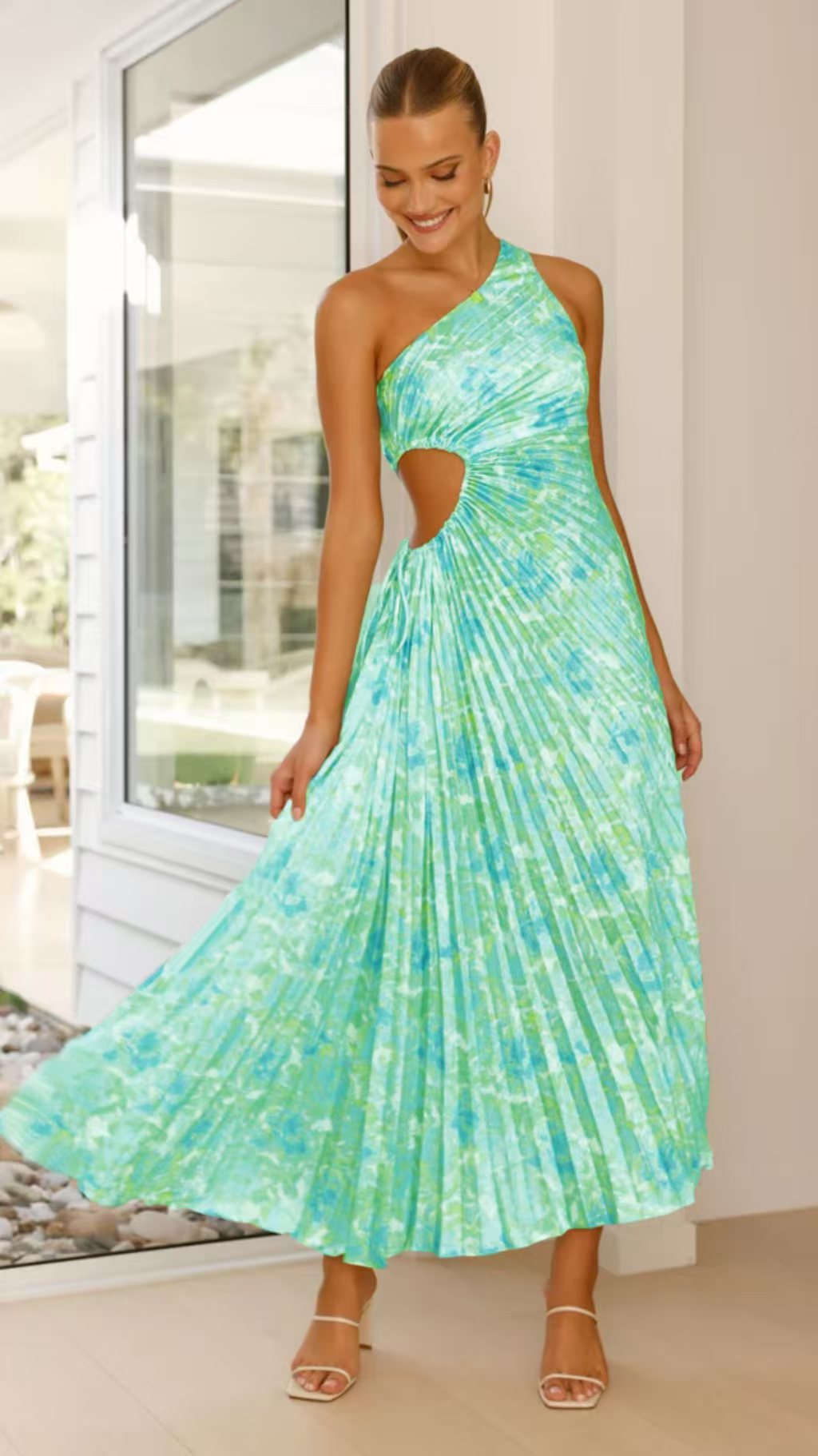 Women's maxi dress with refined draping and asymmetric design