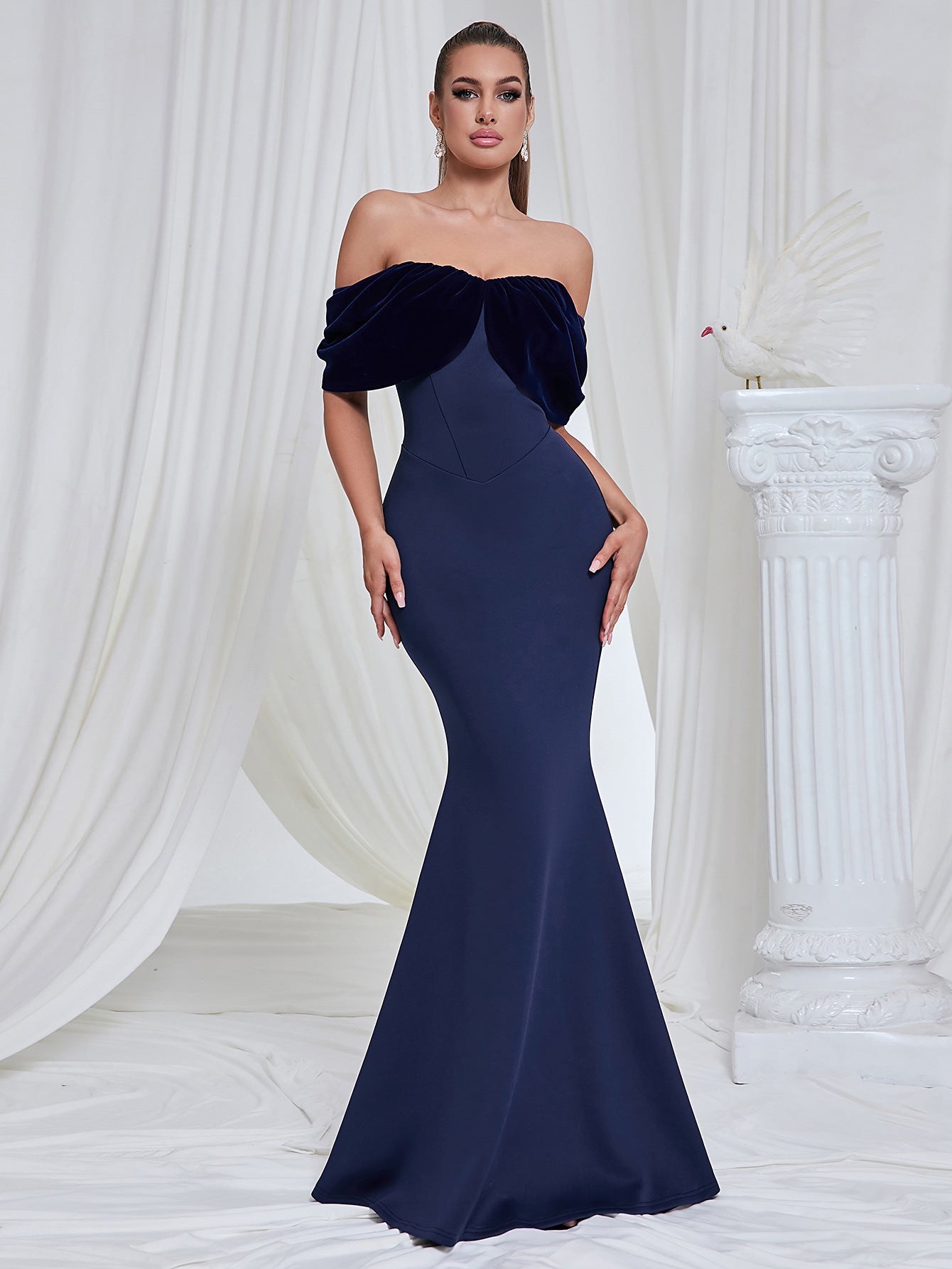 Ladies Elegant Mermaid Evening Dress with Off-Shoulder Design and Voluminous Puff Sleeves