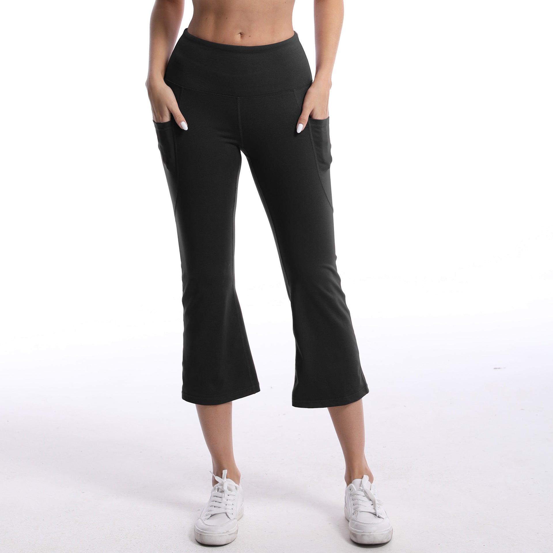 Women's sporty high-water pants with practical side pockets